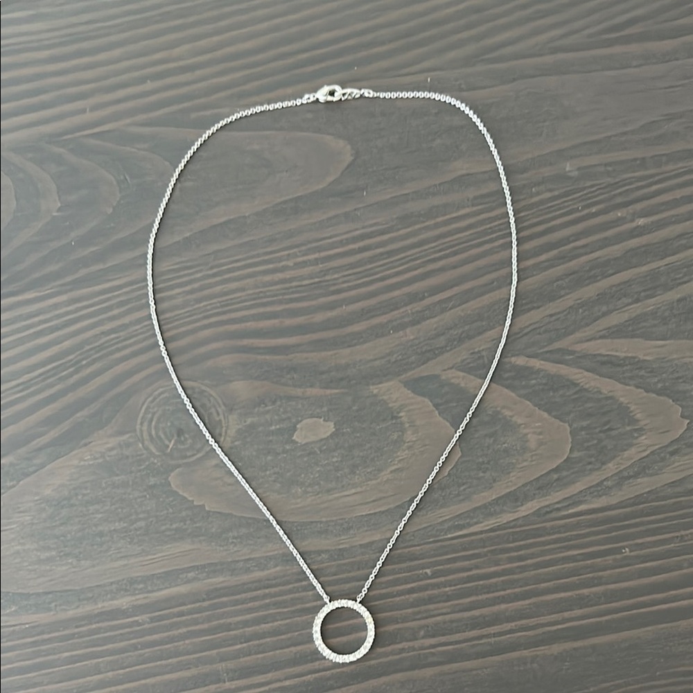 Elegant Silver Necklace with Circular Pendant